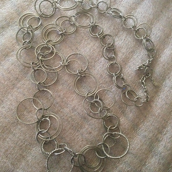 Elegant Silver-Tone Circle Link Necklace - Picture 2 of 3